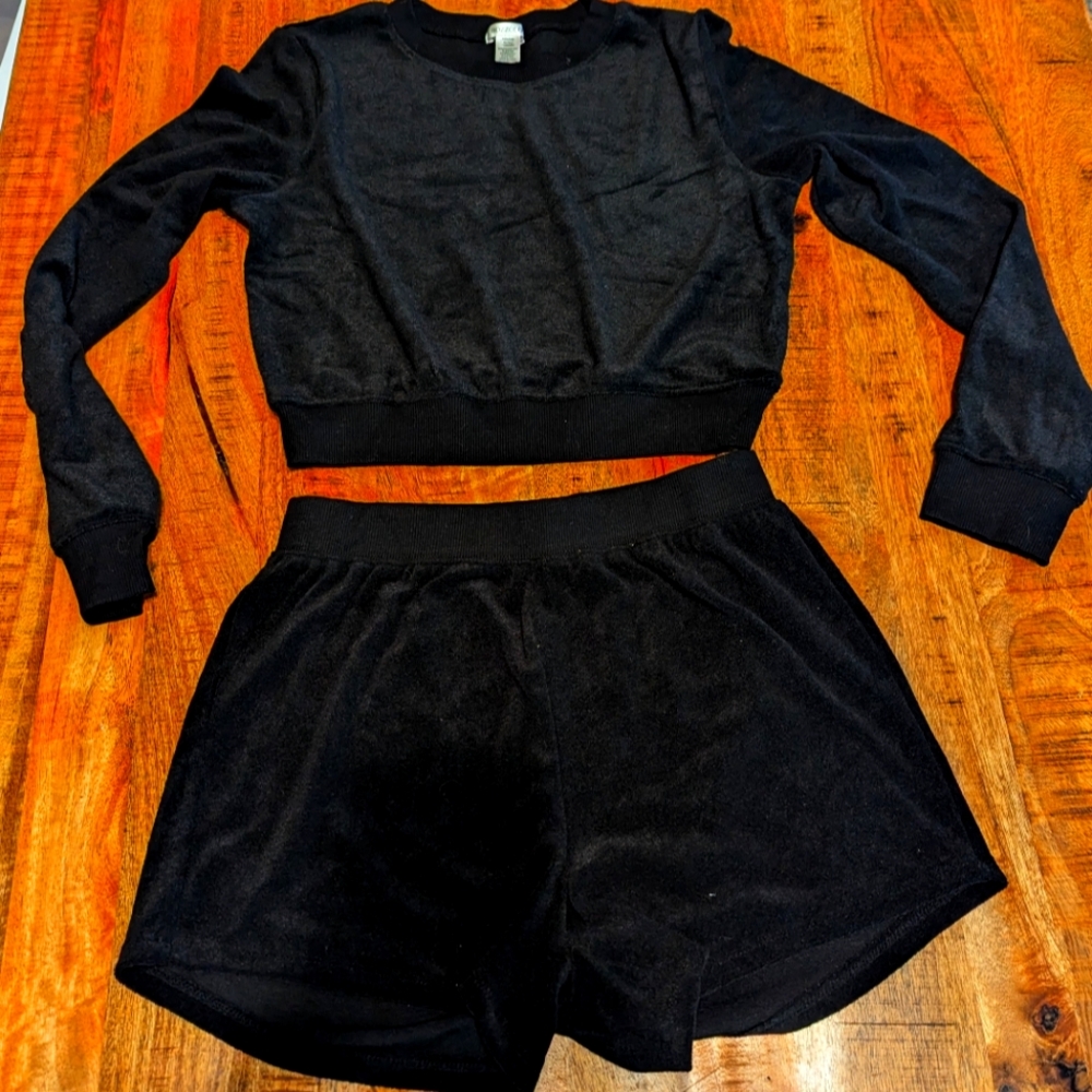 Bozzolo brand, Black velvet short and long sleeve, cropped top